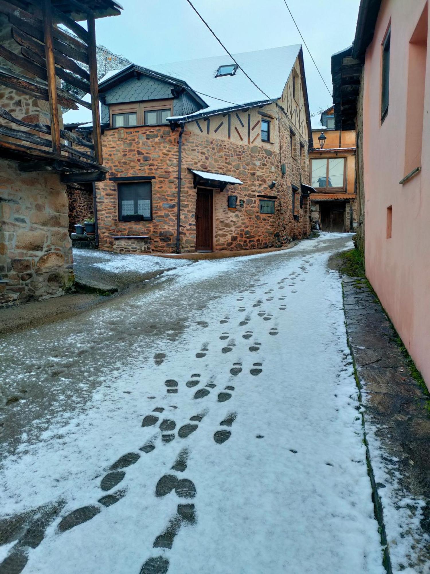 Casa De Turismo Rural Sardom2 本比夫雷 外观 照片